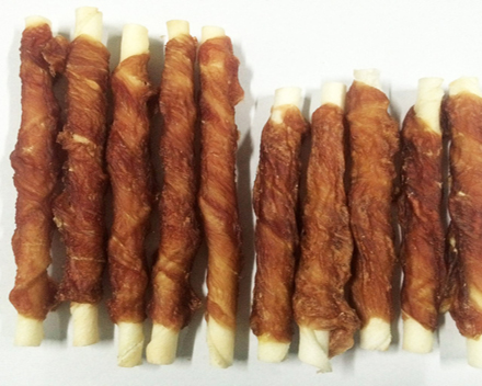 寵物零食自動配重機(jī),雞肉牛皮卷臺式配重組合秤應(yīng)用視頻